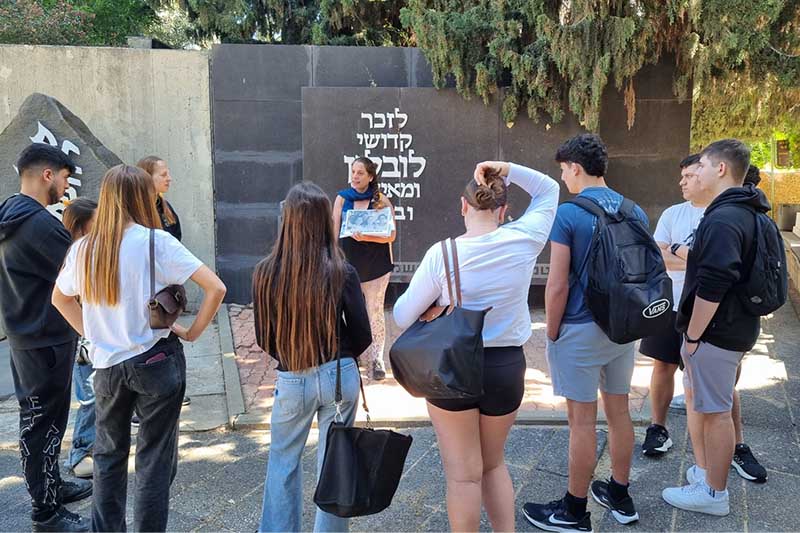 _0000_סיור בעקבות קהילות אבודות בית עלמין חולון