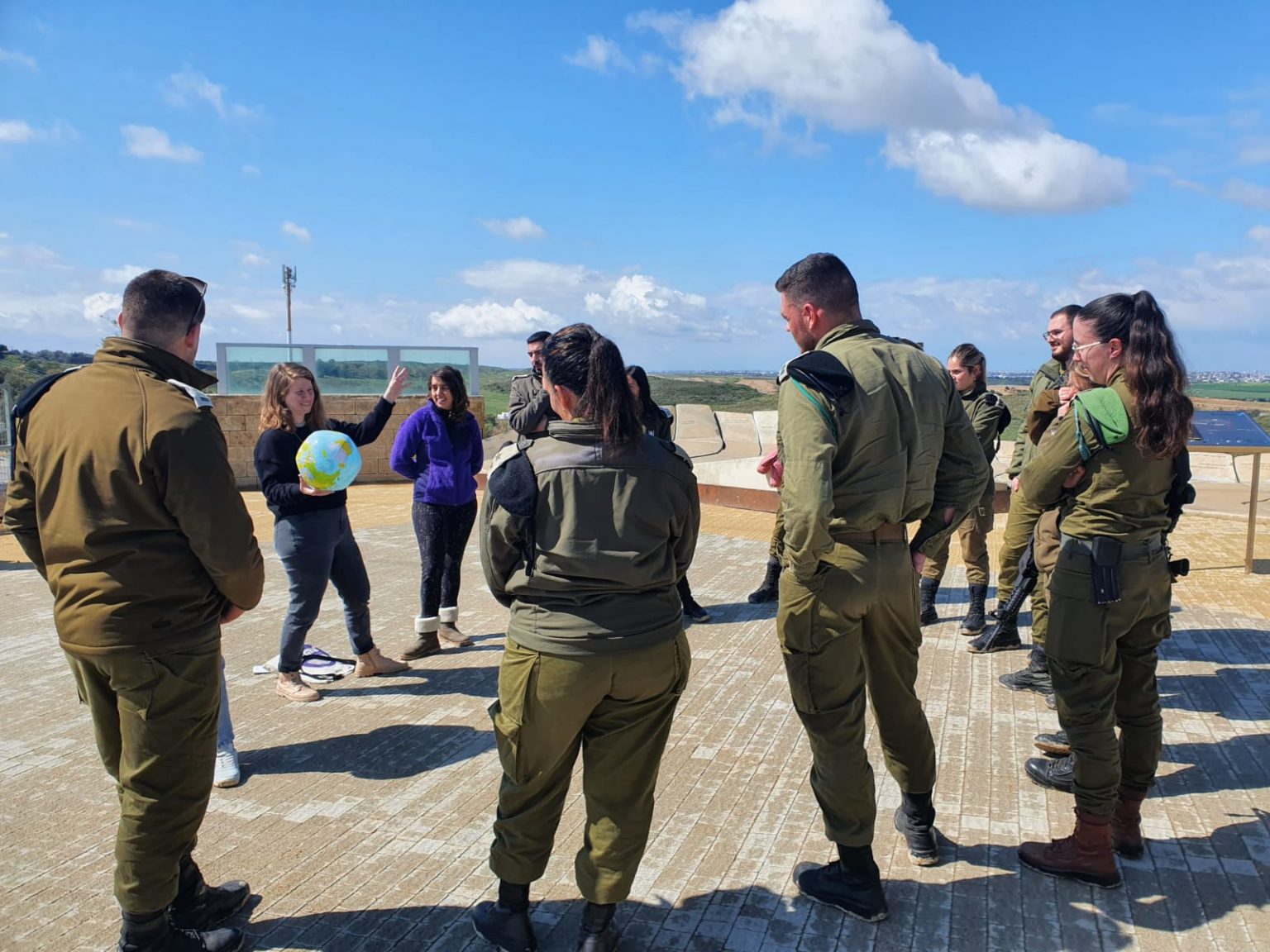 פיקוד ממלכתי בחברה מגוונת