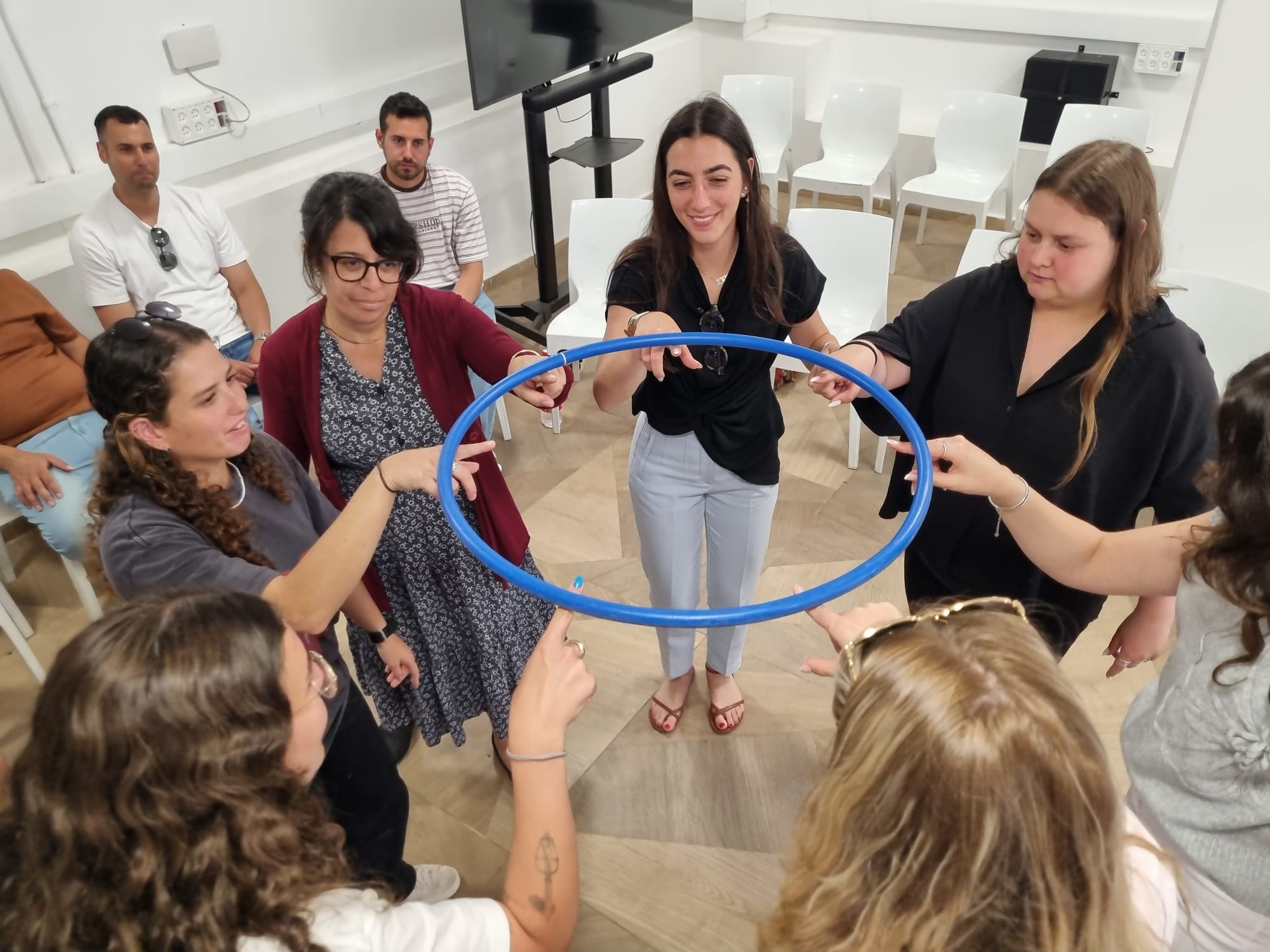 לגעת בזה עמיתים